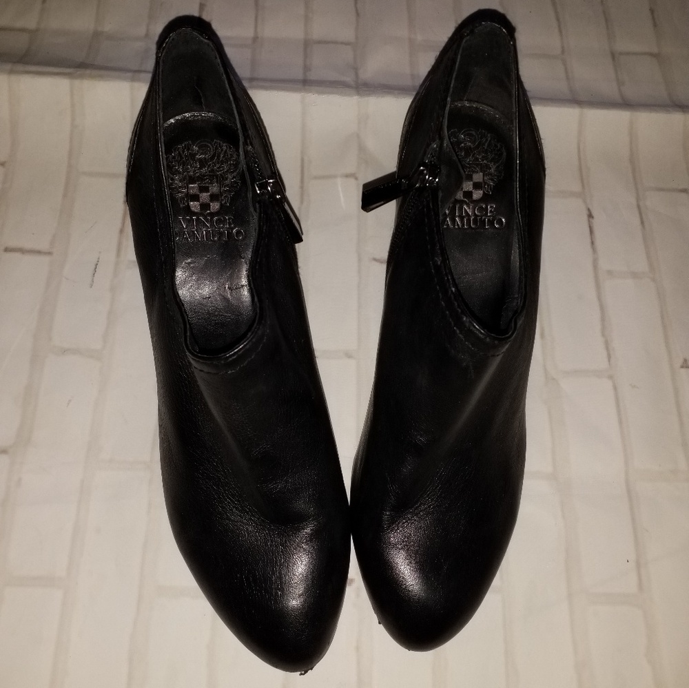Vince camuto booties Sz 8M